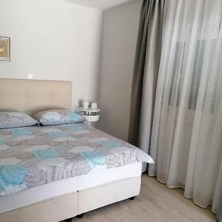 Apartman Ruzica Pucisca Exterior foto